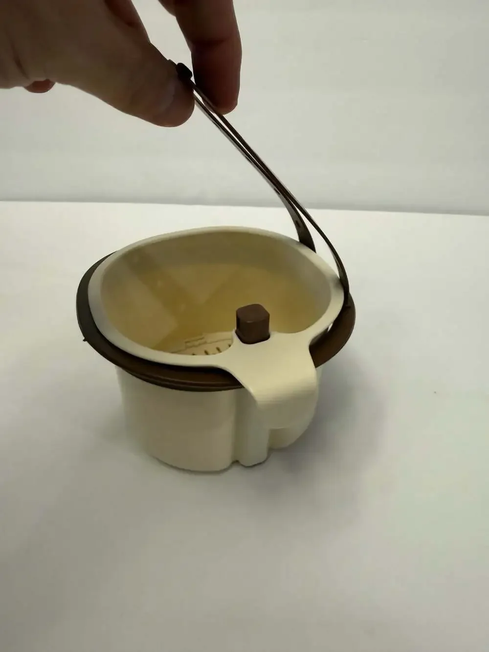 Hanging Sink Drain Basket for Kitchen, Multifunctional With Press-to-Dump Bottom